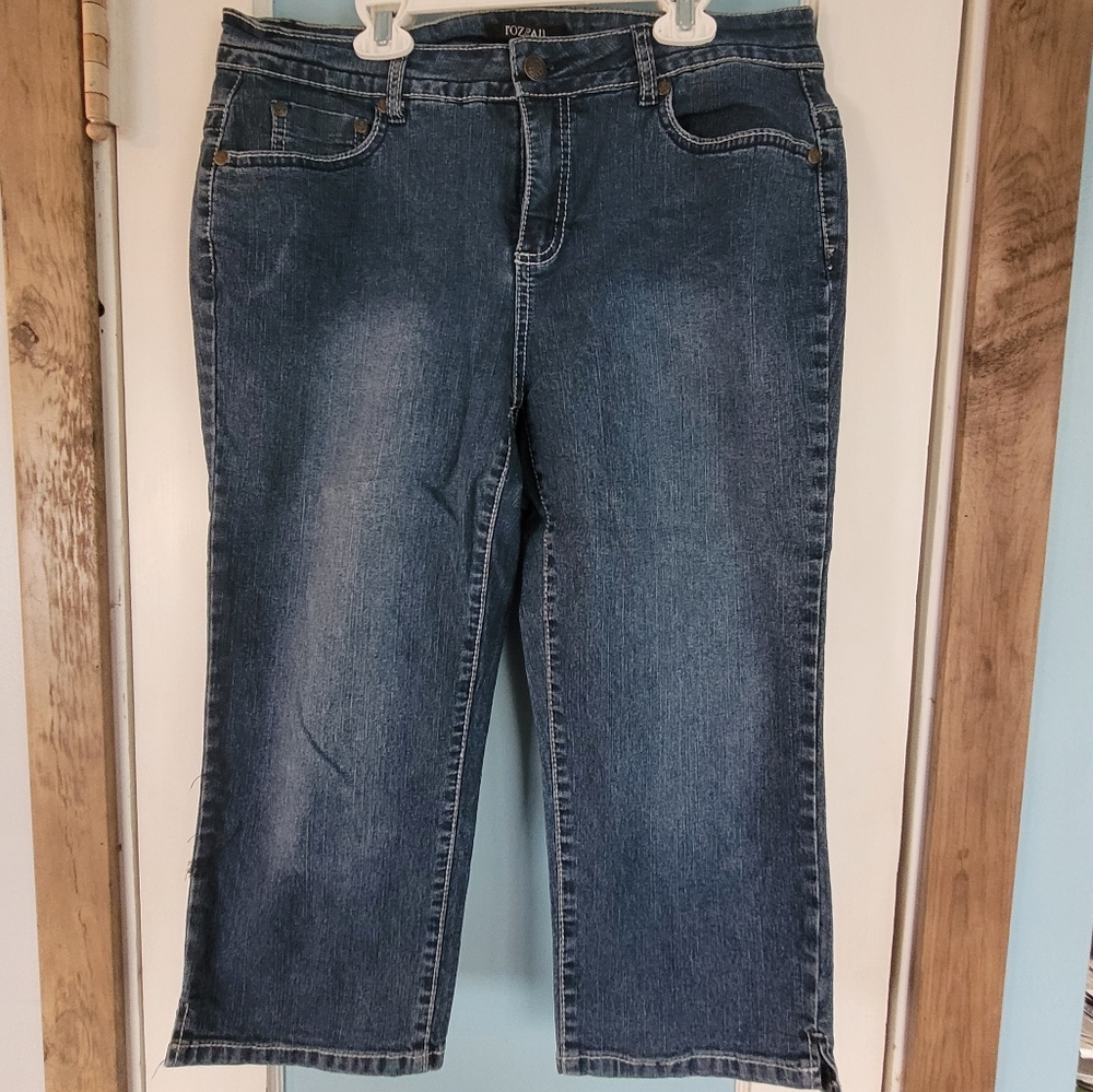 Woman's cropped jeans